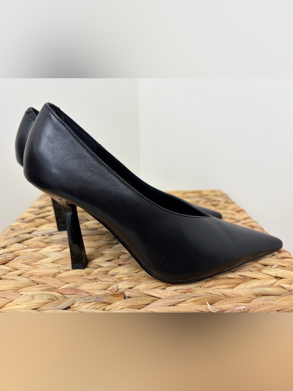 Steve Madden Black Pointed Toe Stiletto Pumps